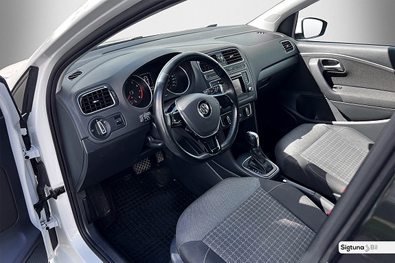 Volkswagen Polo 15 of 25