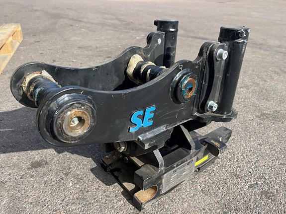 SE Equipment S40 Slim Tiltmellandel