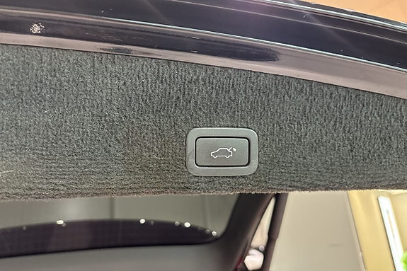 Volvo XC60 12 of 24