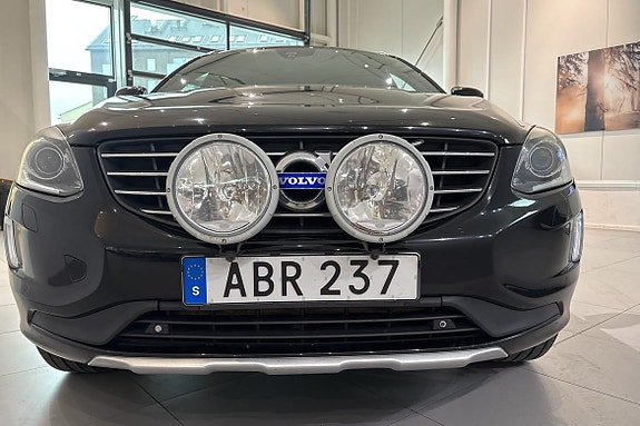 Volvo XC60 15 of 24