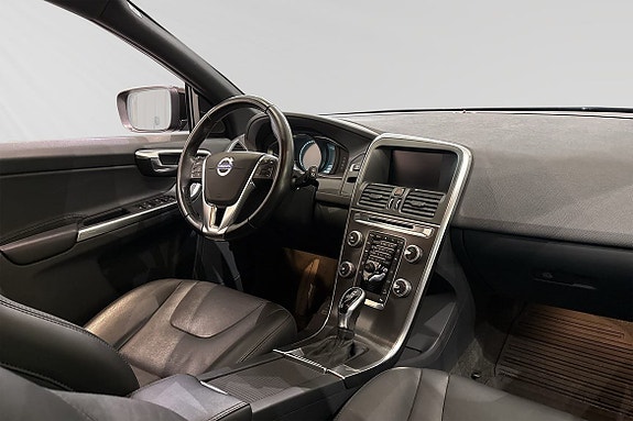 Volvo XC60 10 of 24