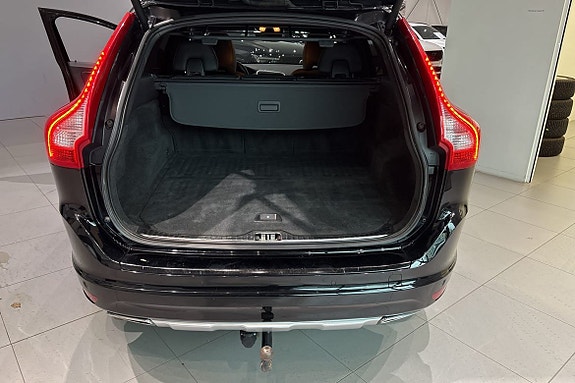 Volvo XC60 14 of 24