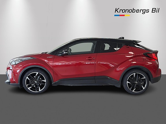 Toyota C-HR 4 of 24