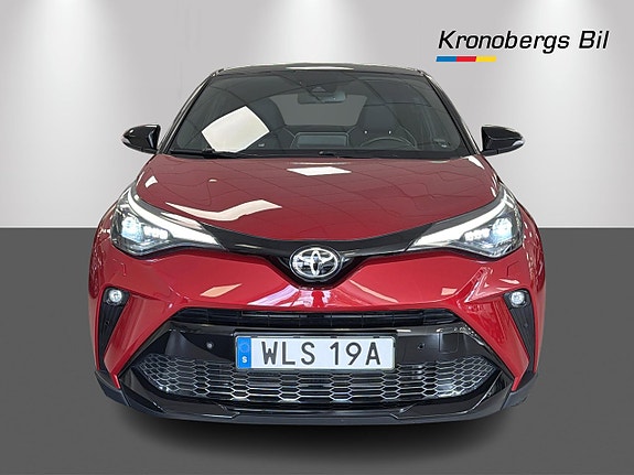 Toyota C-HR 2 of 24