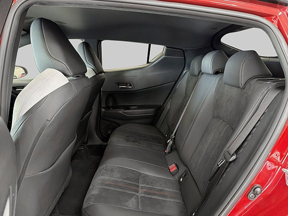Toyota C-HR 9 of 24