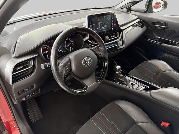 Toyota C-HR 8 of 24