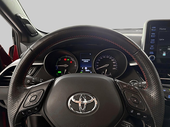 Toyota C-HR 10 of 24