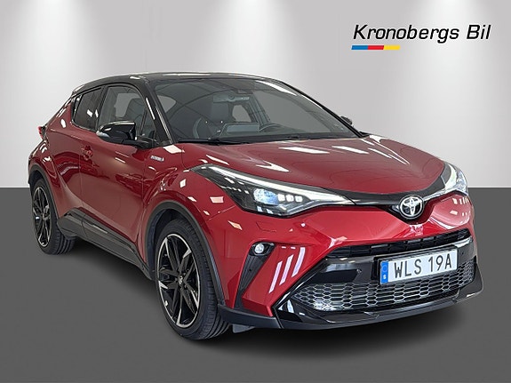 Toyota C-HR 3 of 24