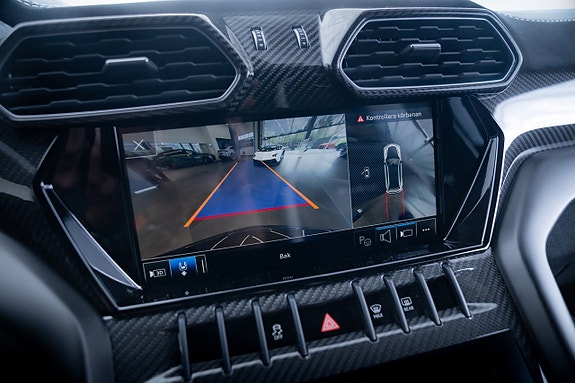 Lamborghini Urus 13 of 14
