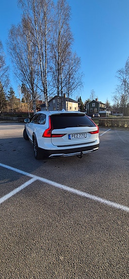 Volvo V90 Cross Country 8 of 15