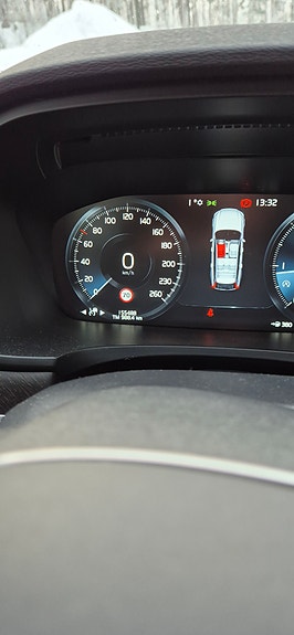 Volvo V90 Cross Country 13 of 15