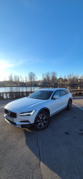 Volvo V90 Cross Country 7 of 15