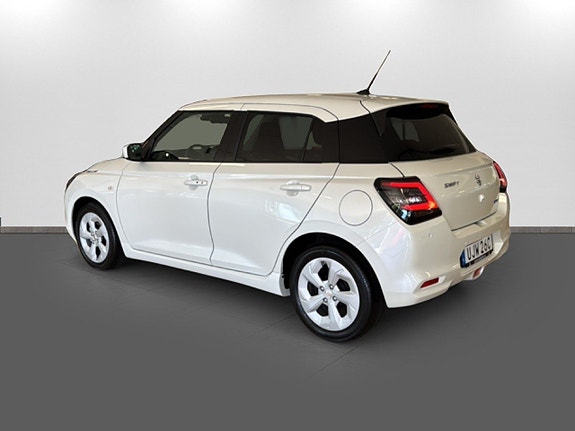 Suzuki Swift 3 of 5
