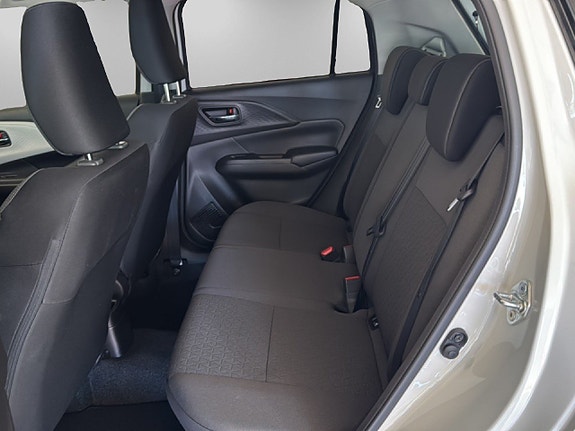 Suzuki Swift 9 of 16