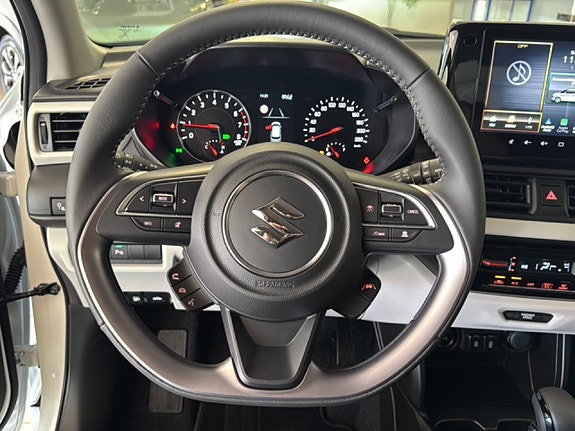 Suzuki Swift 12 of 16