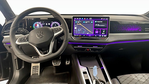 Volkswagen Passat 11 of 15
