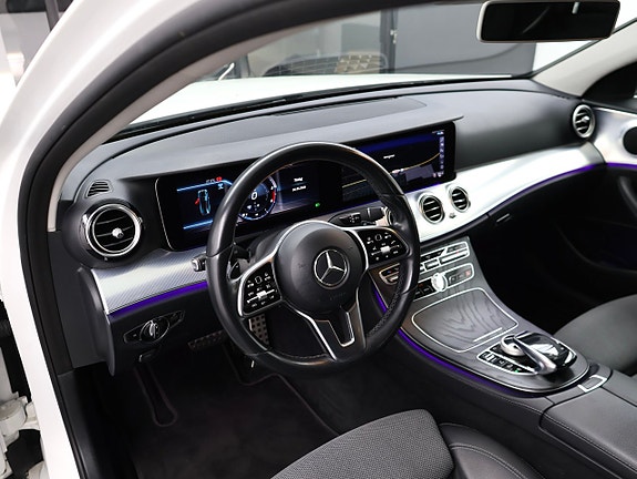 Mercedes-Benz E200 14 of 27