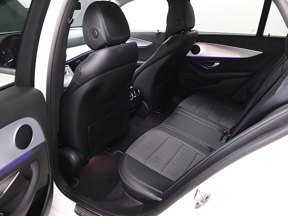 Mercedes-Benz E200 27 of 27
