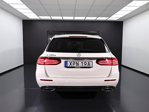 Mercedes-Benz E200 10 of 27
