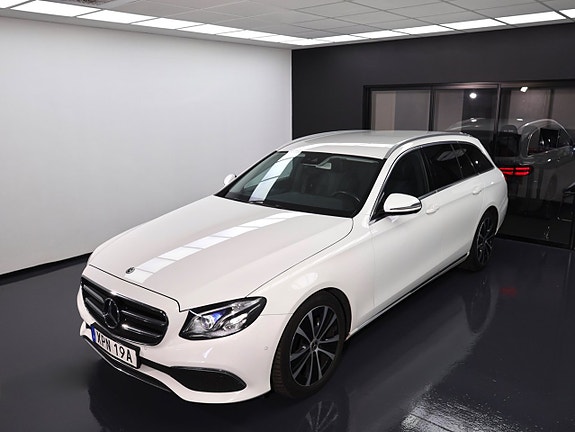 Mercedes-Benz E200 6 of 27