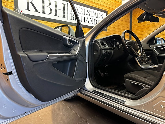 Volvo V60 13 of 22