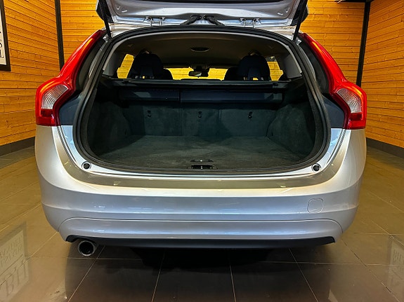 Volvo V60 10 of 22