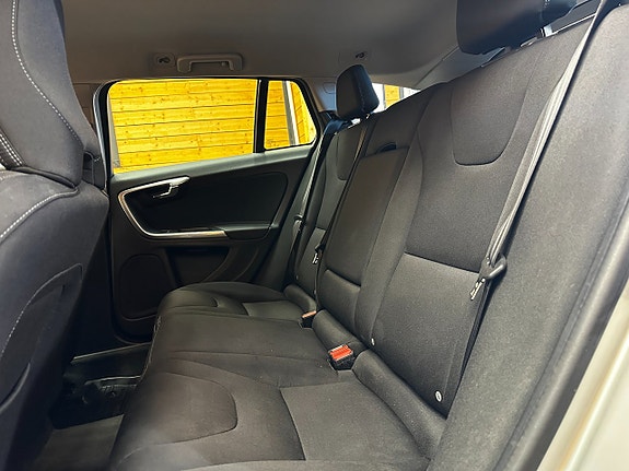 Volvo V60 16 of 22