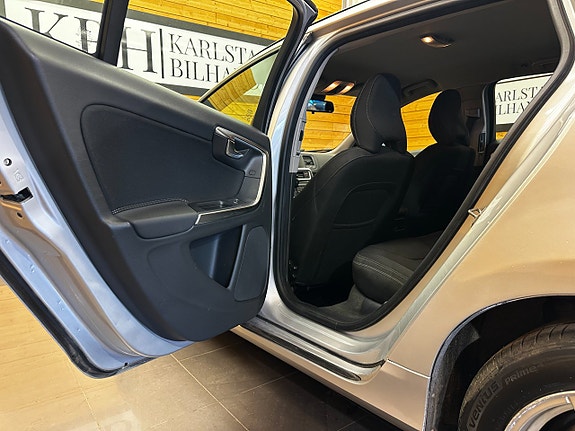 Volvo V60 15 of 22