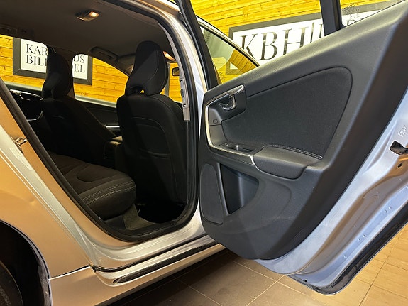 Volvo V60 17 of 22