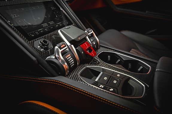 Lamborghini Urus 14 of 16