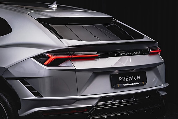 Lamborghini Urus 9 of 16