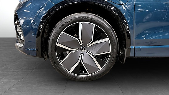 Volkswagen Tiguan 6 of 12