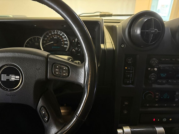 Hummer H2 9 of 17