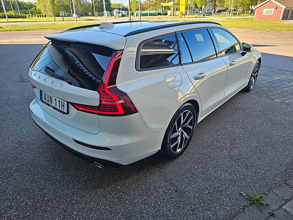 Volvo V60 7 of 17