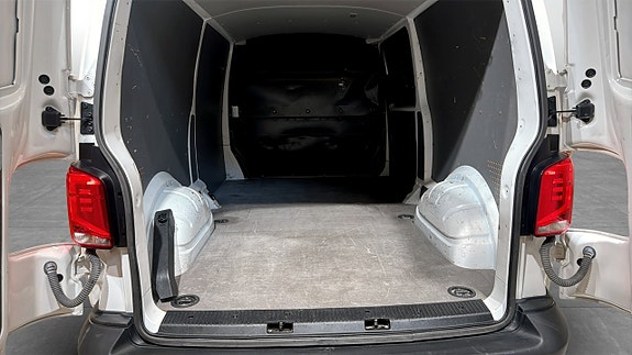 Volkswagen Transporter 12 of 19