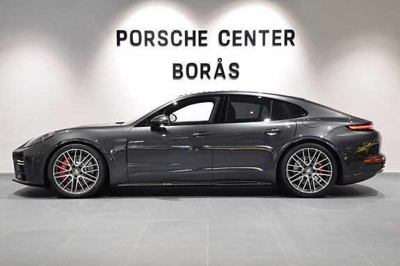 Porsche Panamera 4S 2 of 5
