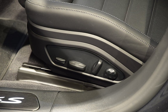Porsche Panamera 4S 9 of 24