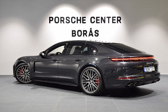 Porsche Panamera 4S 3 of 5