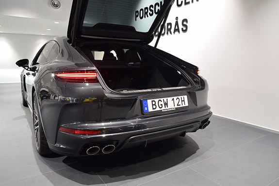 Porsche Panamera 4S 13 of 24