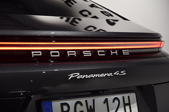 Porsche Panamera 4S 22 of 24