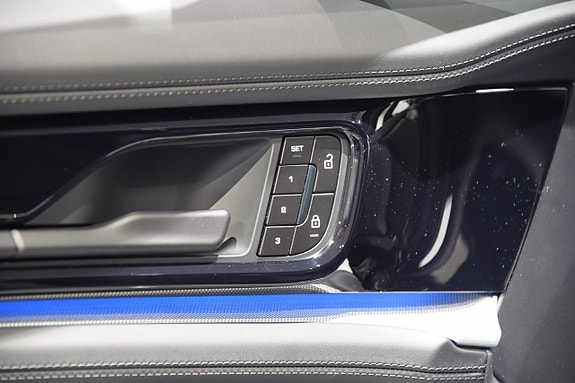 Porsche Panamera 4S 7 of 24