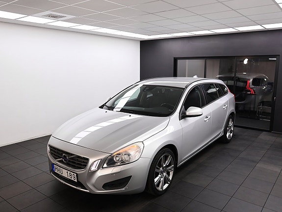 Volvo V60 3 of 5
