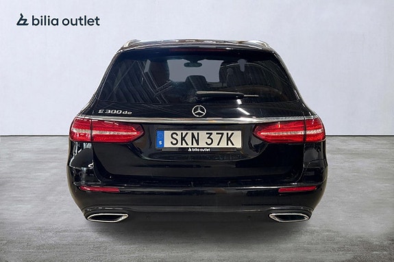 Mercedes-Benz E300 de 8 of 26