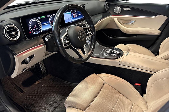 Mercedes-Benz E300 de 14 of 26