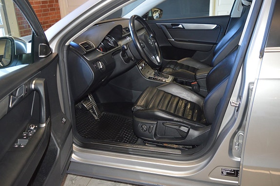 Volkswagen Passat Alltrack 17 of 20