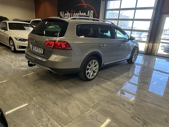 Volkswagen Passat Alltrack 4 of 5