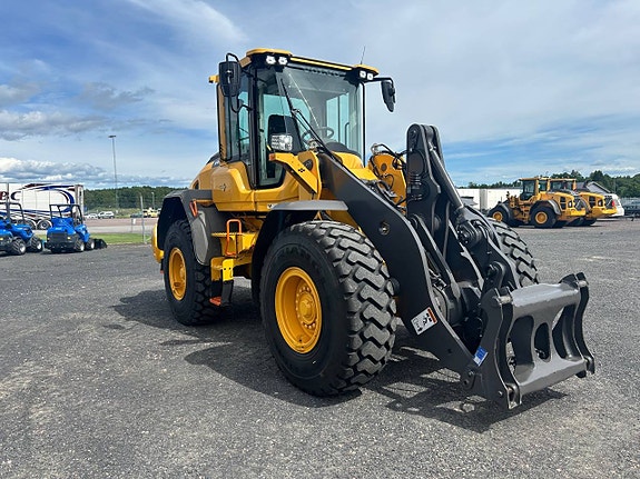 Volvo L90H 4 of 12