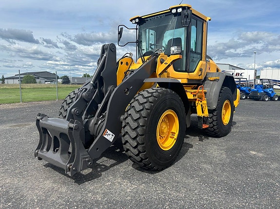 Volvo L90H 2 of 12