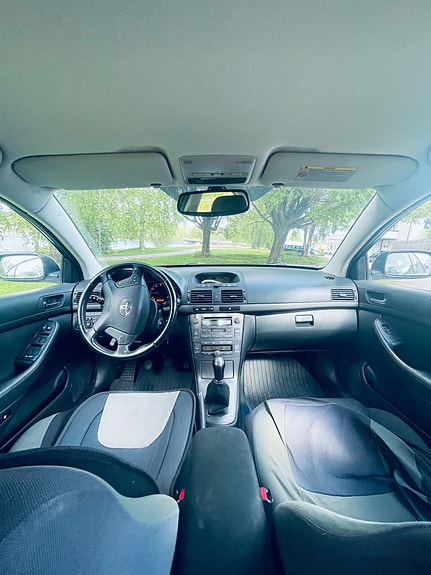 Toyota Avensis 5 of 5