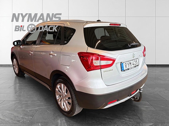 Suzuki S-Cross 3 of 5